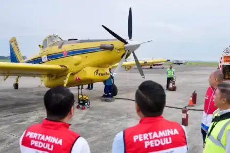 Pertamina Patra Niaga menyalurkan BBM ke wilayah terisolasi Aceh melalui jalur udara menggunakan Air Tractor guna menjaga pasokan energi pascabencana.
