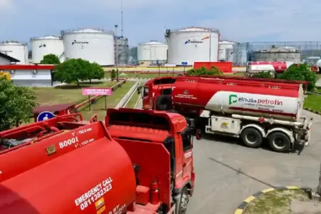 Banjir Bandang Lumpuhkan Akses Bireuen, Pertamina Kerahkan Relawan AMT Pastikan Pasokan Energi Tetap Tersalur Pertamina mengerahkan relawan AMT untuk menjaga suplai BBM ke Bireuen setelah banjir bandang melumpuhkan akses utama dan mengisolasi wilayah.