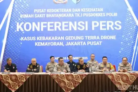 Tim DVI Polri laporkan perkembangan identifikasi korban kebakaran Gedung Terra Drone. 10 korban berhasil teridentifikasi, proses berlanjut.