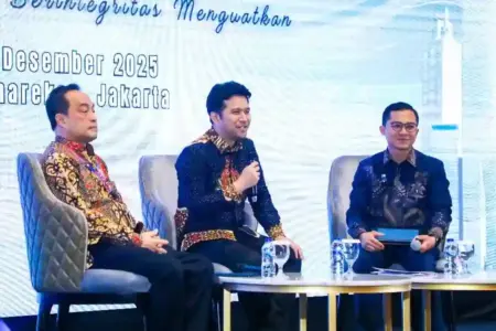 Wagub Jatim Emil Dardak mengajak Alumni Teknik Sipil ITS berkolaborasi memperkuat kepemimpinan dan transformasi infrastruktur menuju Indonesia Maju 2045.