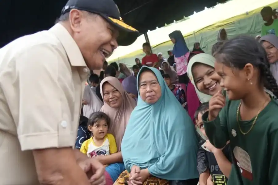 Menko Polkam Serahkan Mobil Penjernih Air untuk Pemulihan Bencana Alam di Aceh Menko Polkam Djamari Chaniago menyerahkan mobil penjernih air kepada BNPB untuk mendukung pemulihan bencana alam di Provinsi Aceh.