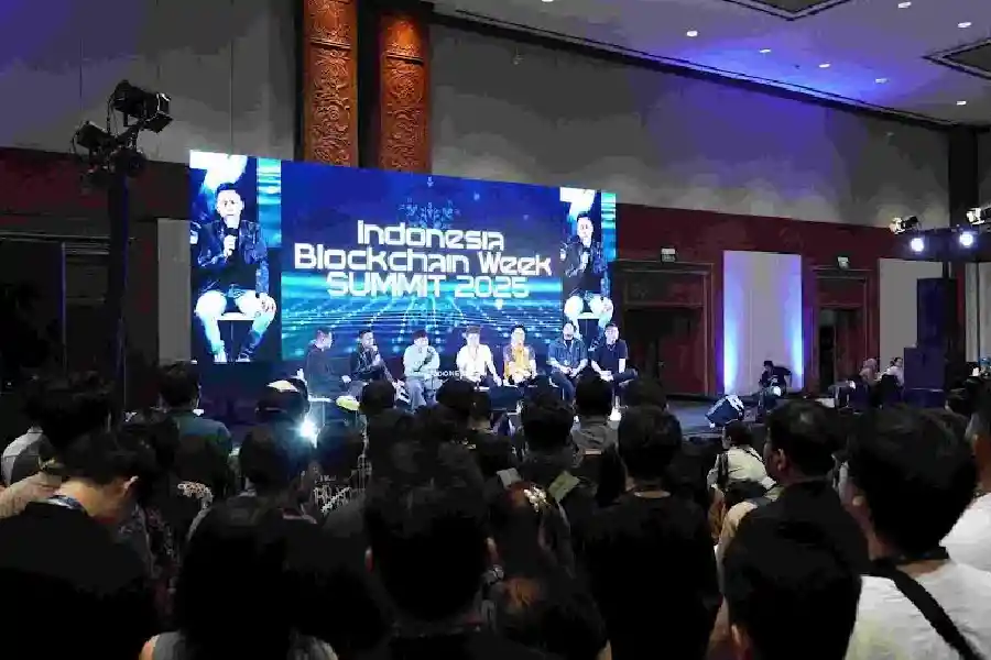 Indonesia Blockchain Week 2025 Pecahkan Rekor Peserta, Sinyal Kuat Indonesia Menuju Hub Web3 Regional Indonesia Blockchain Week 2025 mencatat lebih dari 10.000 peserta. Momentum ini memperkuat posisi Indonesia sebagai pusat blockchain dan Web3 Asia Tenggara.