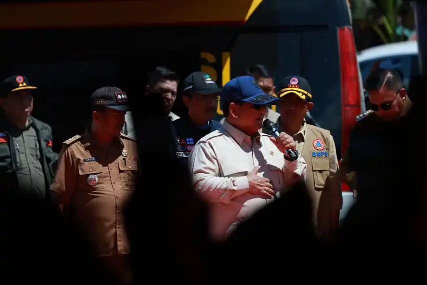 Presiden Prabowo Minta Mendagri Copot Bupati Aceh Selatan yang Tinggalkan Warga Terdampak Bencana untuk Umrah